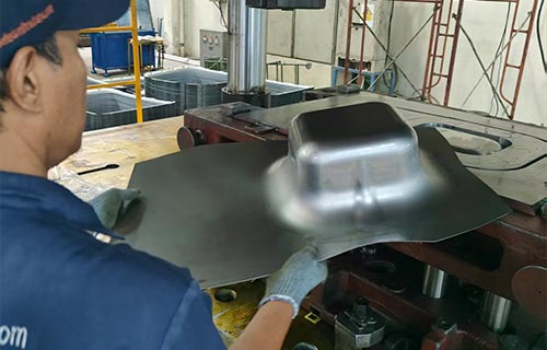 1000噸汽車變速箱油底殼拉伸液壓機(jī)